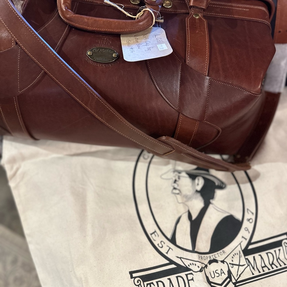 Classic Brown Leather Duffel Bag for Men — No5 Grip Bag Colonel Littleton - Picture 12 of 13